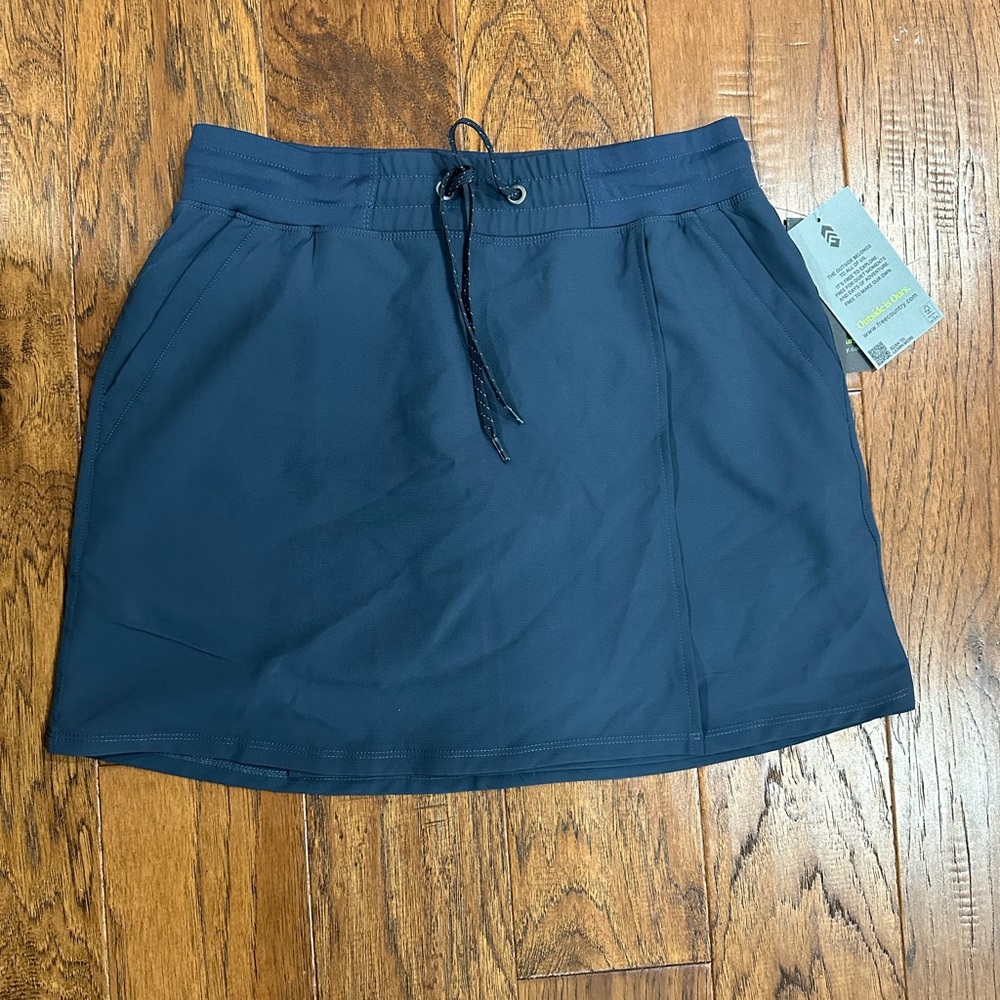 Free country skort size small